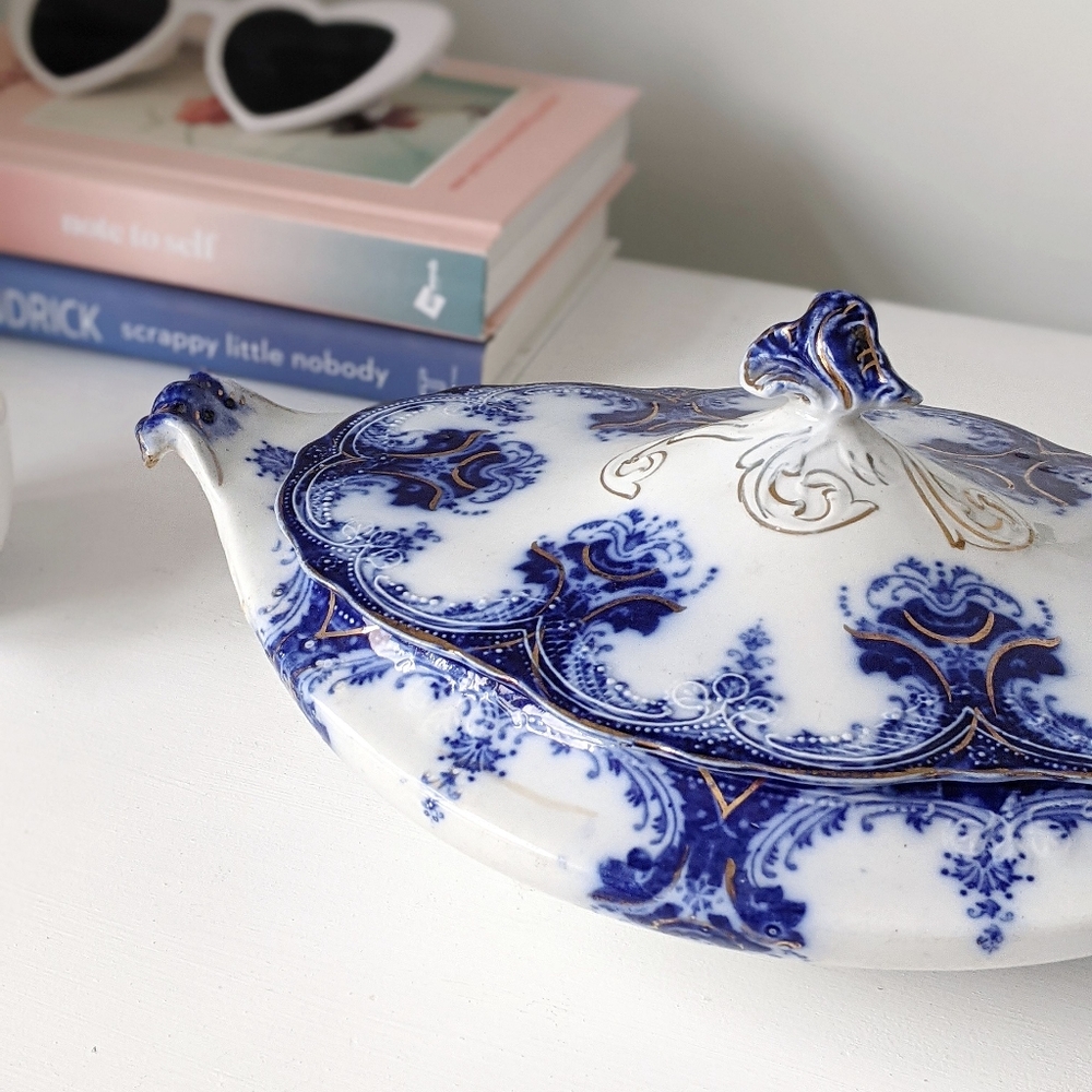 "clarence" wood & sons flow blue covered dish